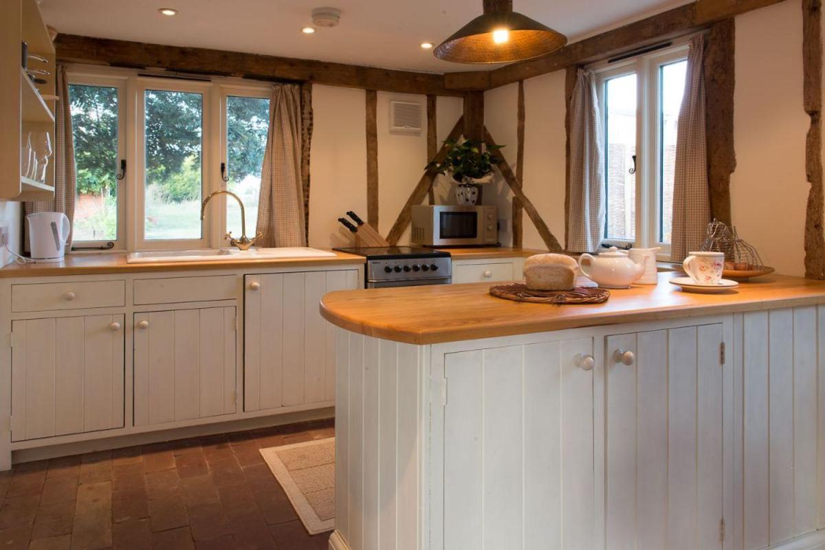 Bromans Barn A Beautiful Cottage By The Sea And Cudmore Nature Reserve 웨스트 머씨 외부 사진